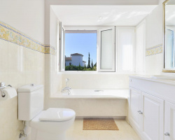Marbella, 4 Habitaciones Habitaciones, 6 Habitaciones Habitaciones,3 BathroomsBathrooms,Chalet / Villa,Se Vende,1037